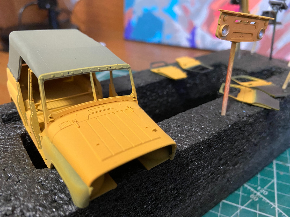 Покраска стендовой модели советского внедорожника УАЗ-469. Масштаб 1/43. Производитель "Звезда". Фото из личного архива автора © 2025 год