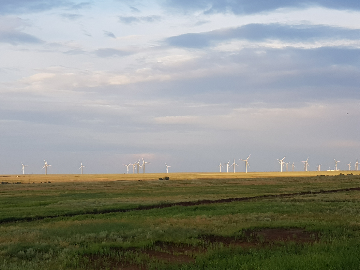 Первый раз в жизни увидел ветряки в деле