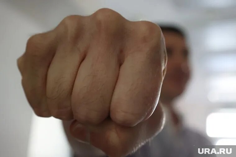 Мужчина страдает психическим заболеванием. Фото: Екатерина Сычкова © URA.RU