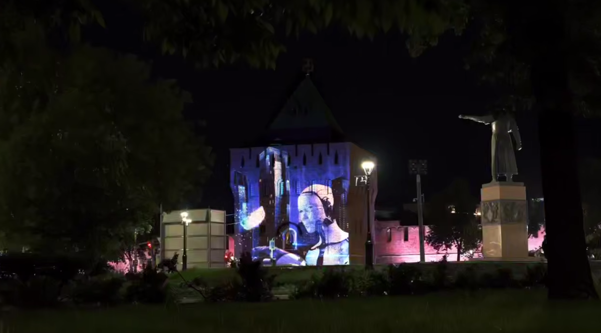    Инсталляцию, подготовленную командой dreamlaser, можно уивдеть вечером 5 июня