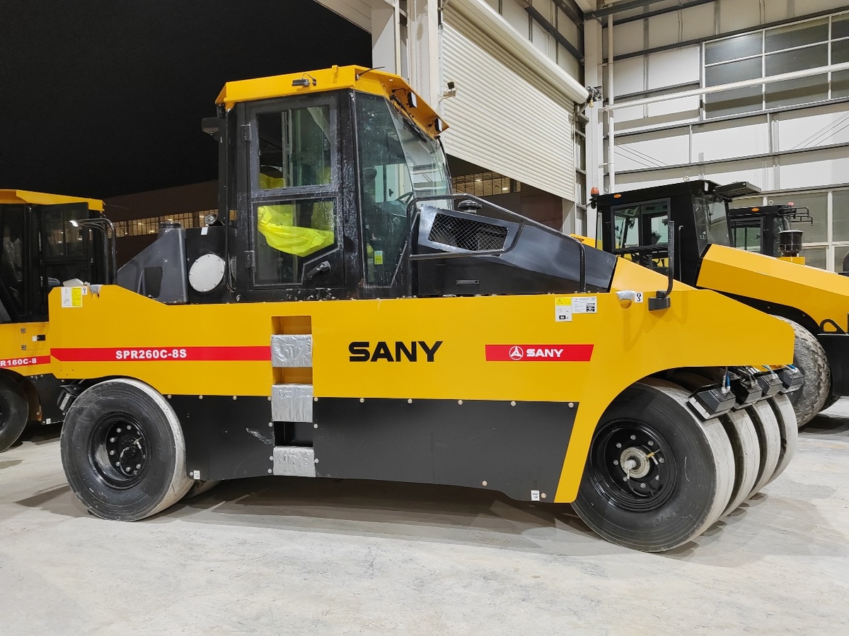 Каток пневмошинный SANY SPR260C-8S