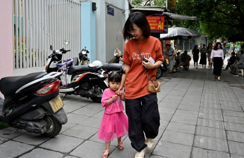 Кстати, как вам стиль вьтнамских мам с широкими штанами и вечно на мопеде? 