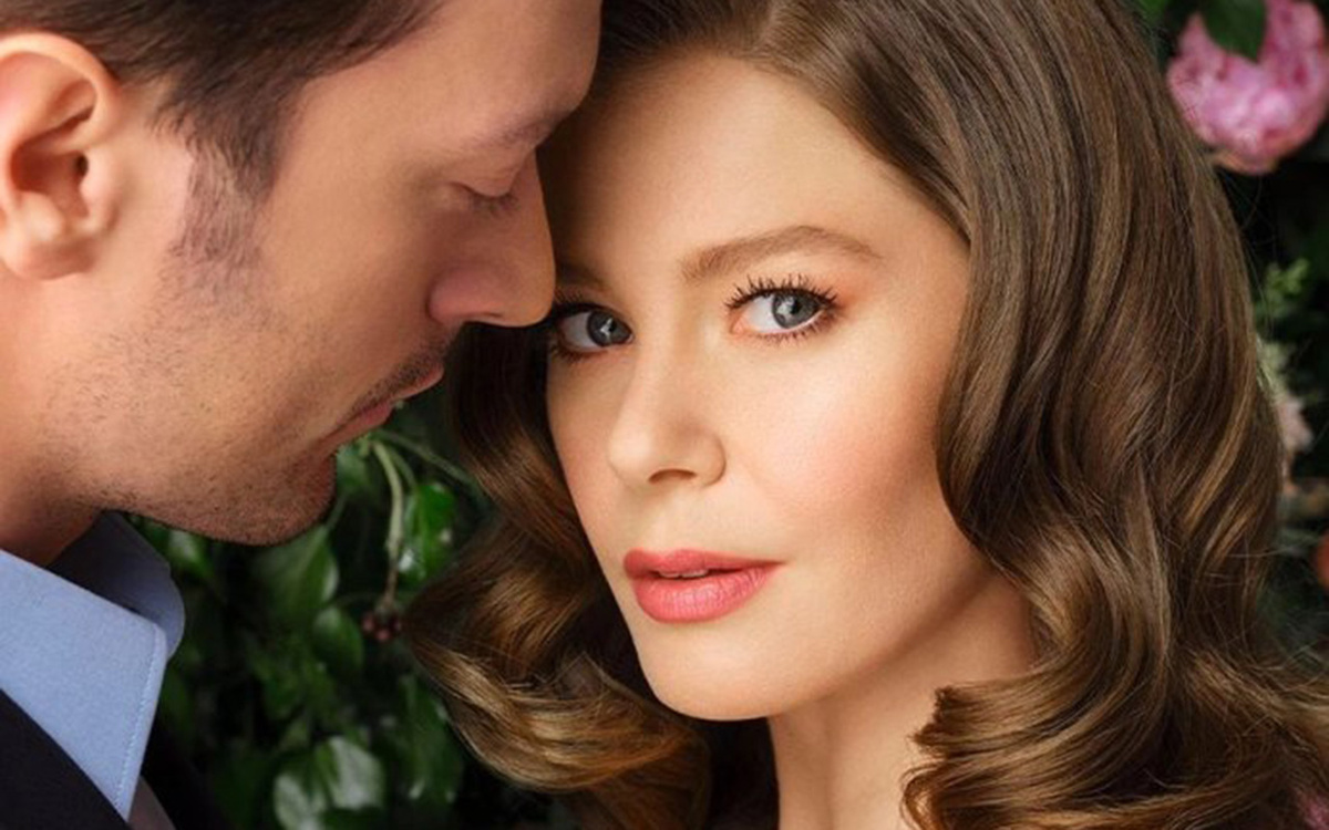 Постер сериала "Девушка за стеклом"