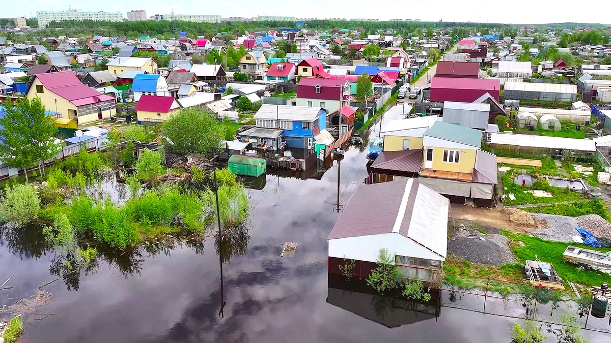    Уже шесть муниципалитетов Югры ввели режим повышенной готовности в связи с паводком