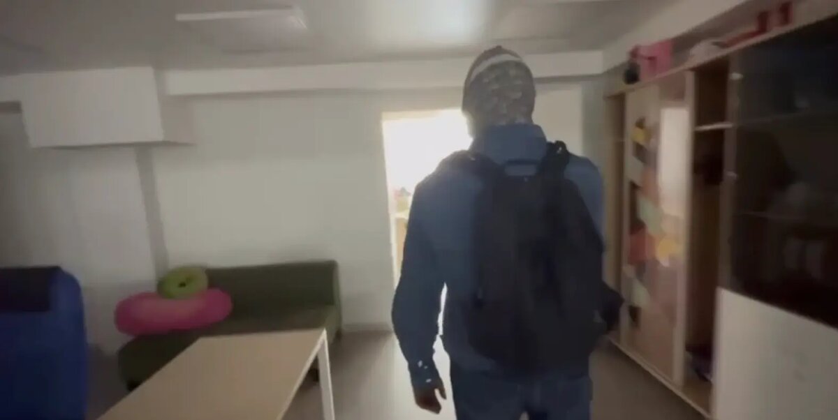    Фото: стоп-кадр видео обысков Ura.ru