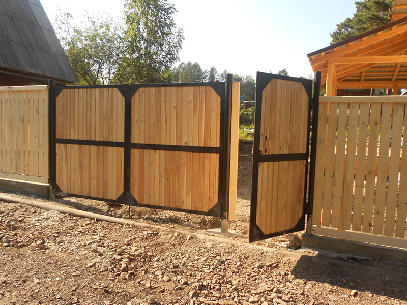 Калитка из дерева