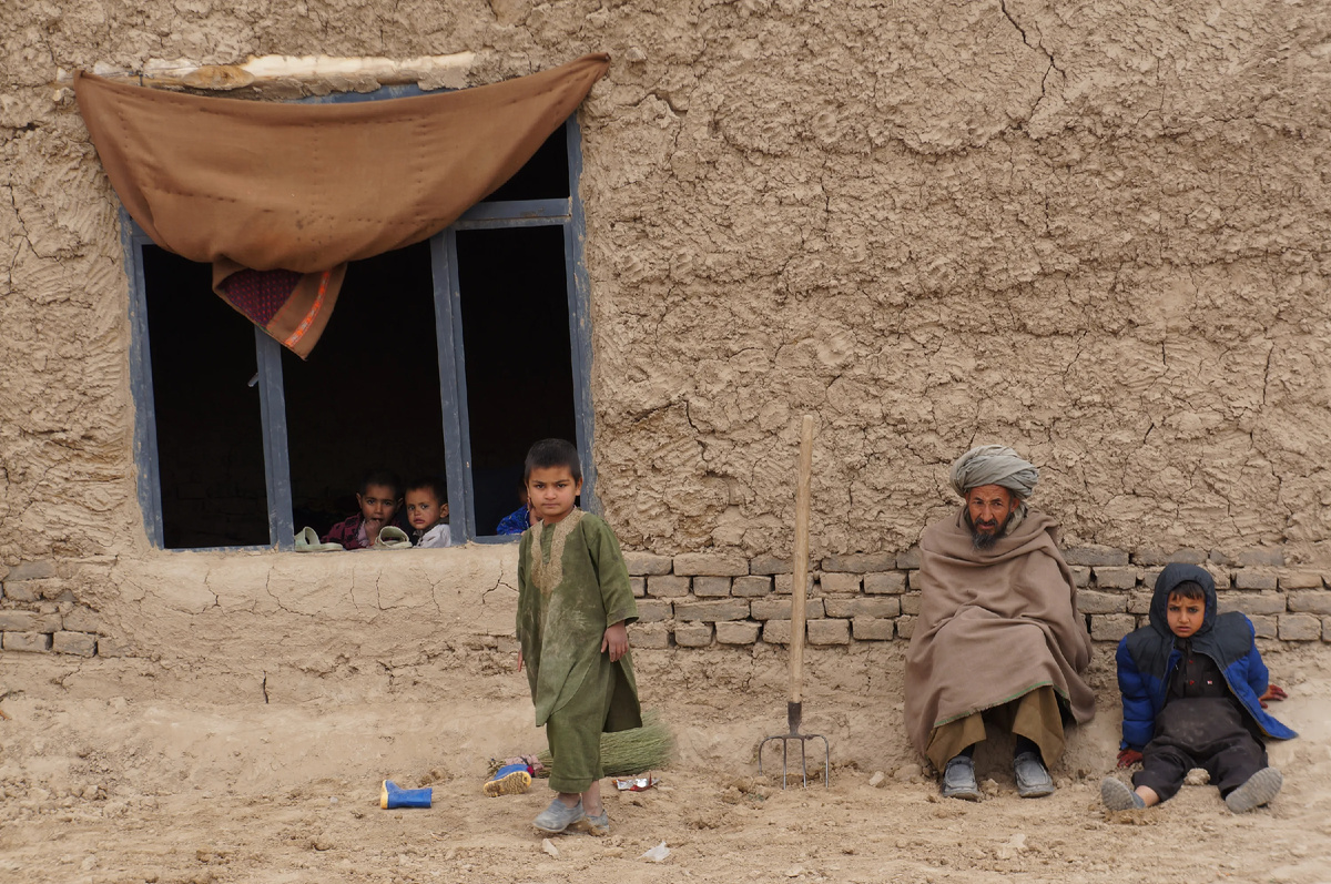 https://www.unhcr.org/fr/actualites/stories/un-programme-de-logements-pour-aider-des-deplaces-afghans-se-reconstruire
