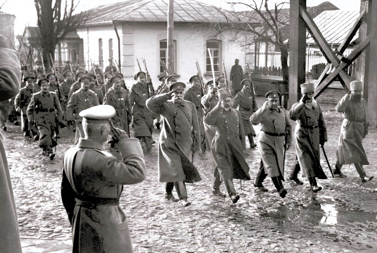 Торжественное прохождение 1916 год. Брусилов, Диникин.