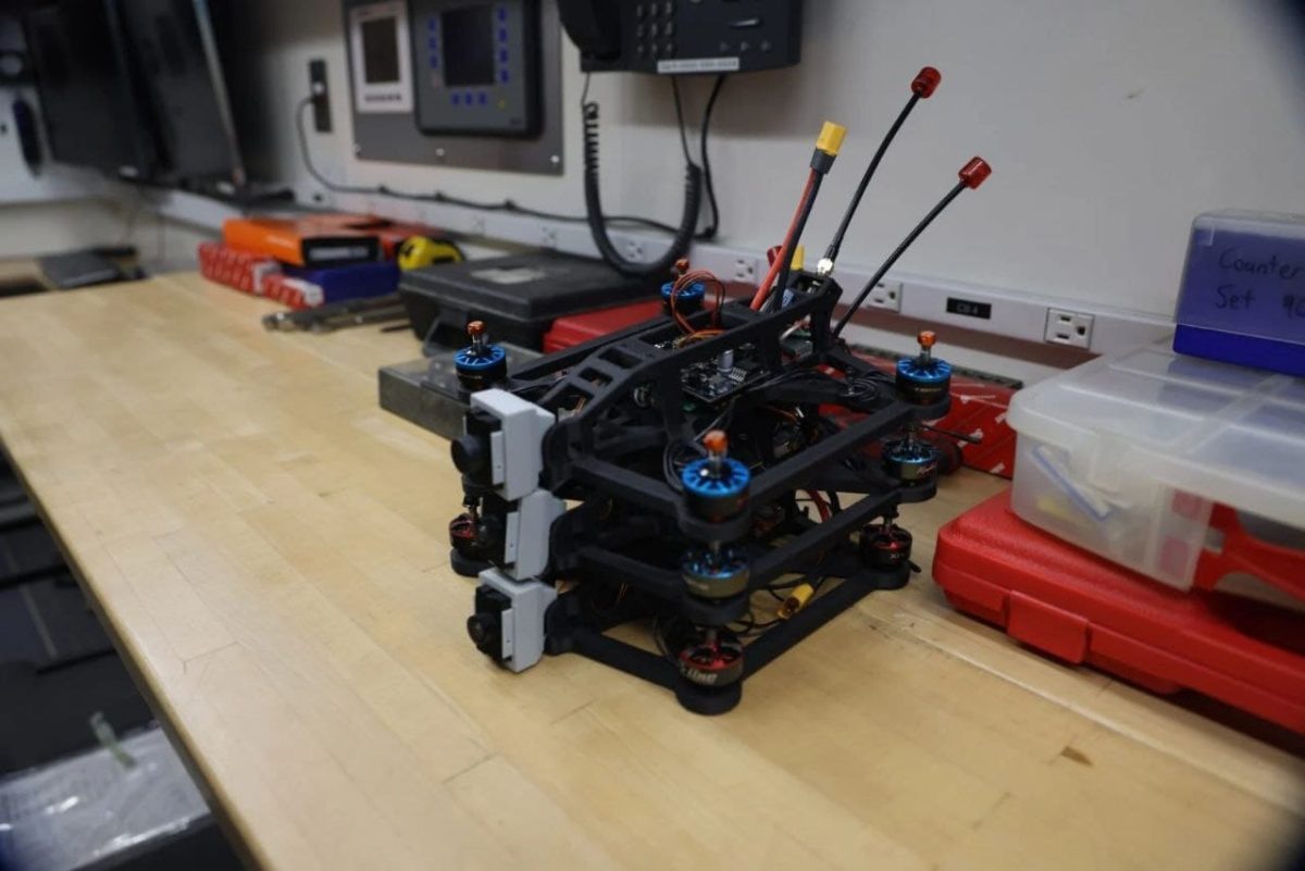    Дрон, созданный в полевых условиях / © Aylin Hernandez