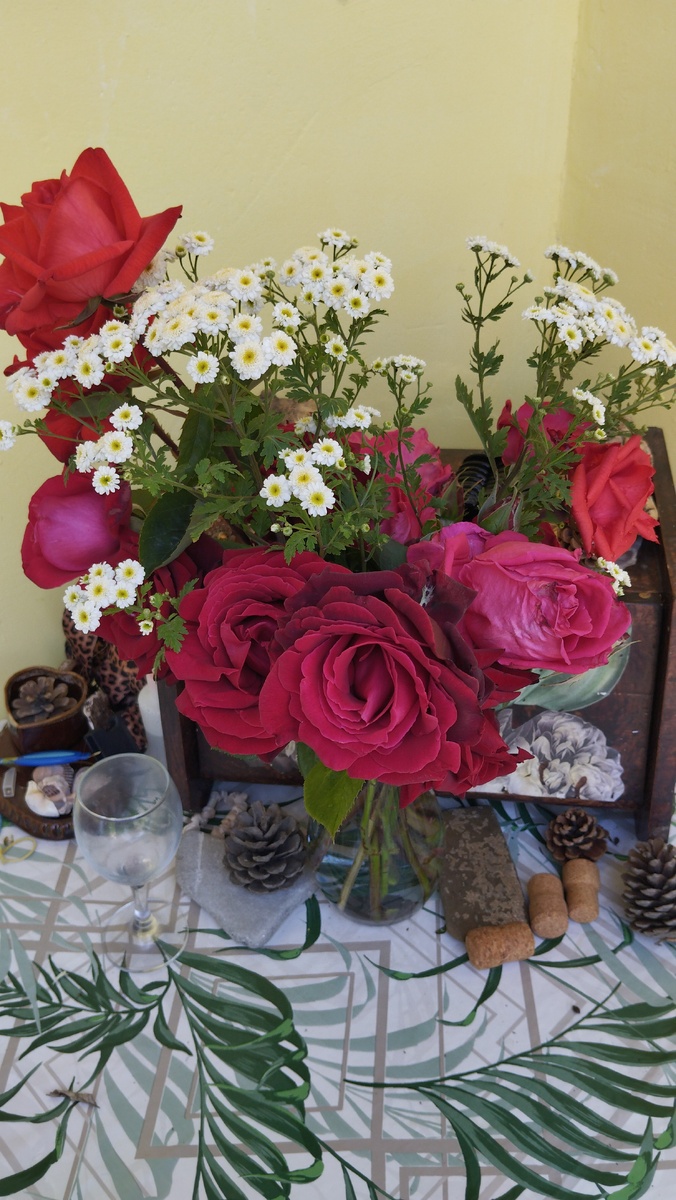 Розы и ромашки