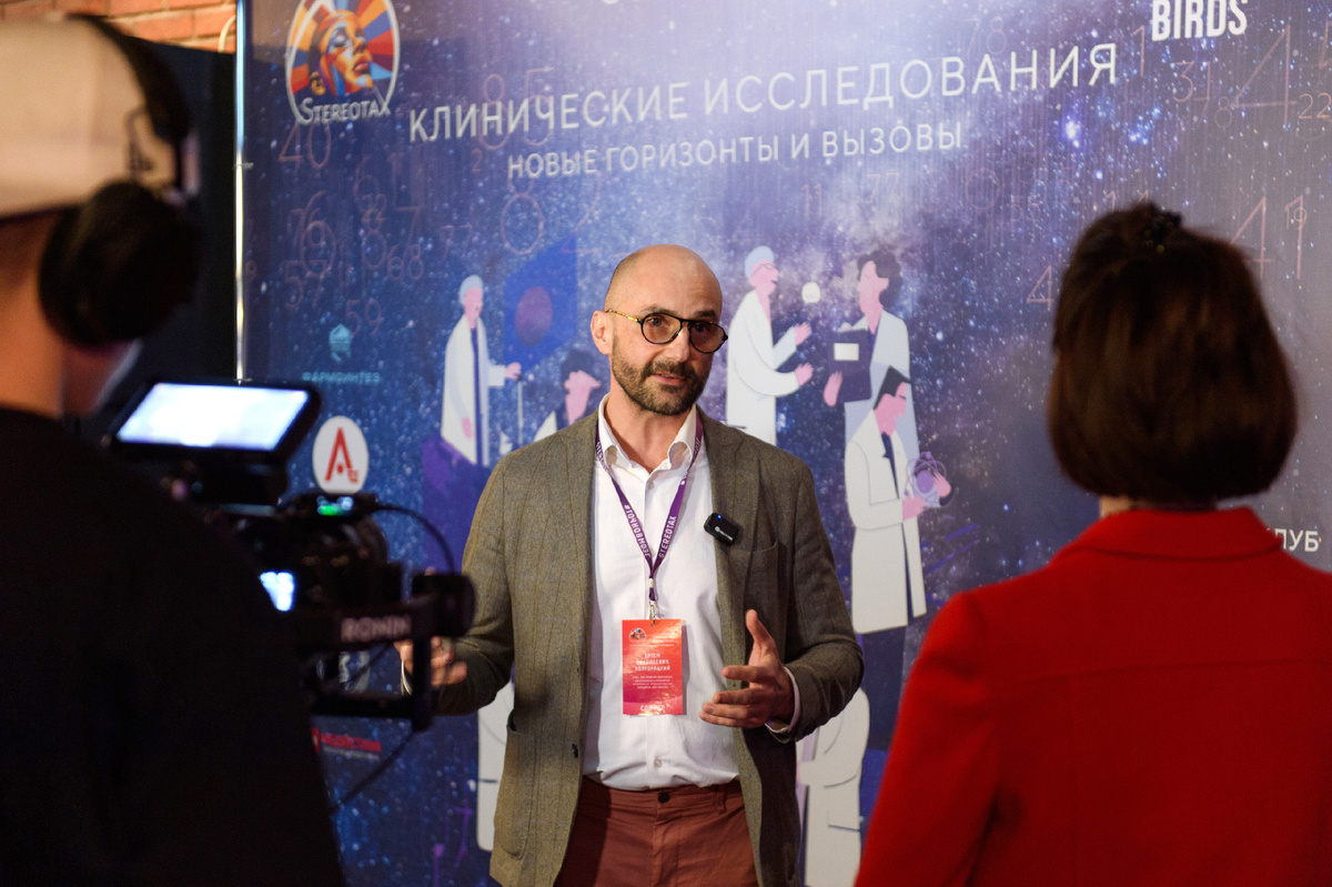 Артем Николаевич Полторацкий  - модератор, спикер StereotaX5 и один из идейных вдохновителей создания НАИИО 