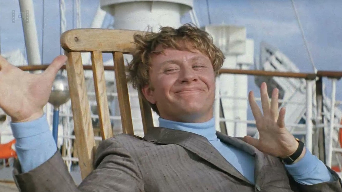 Фото: Миронов в фильме "Бриллиантовая рук" в той самой синей водолазке