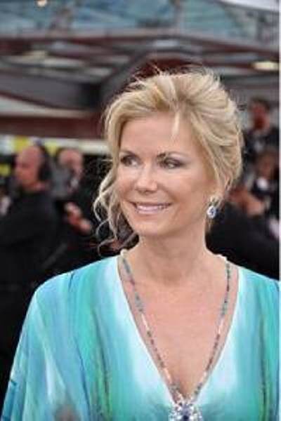 Кэтрин Келли Лэнг