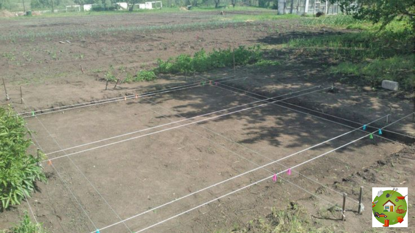 Первый шаг — не страшный. Просто забил колышек.