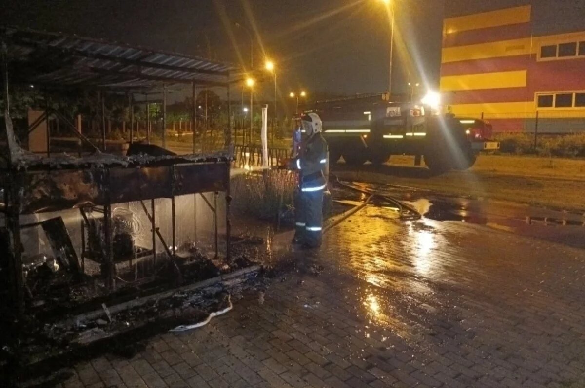    Ночью в городе Похвистнево Самарской области сгорел торговый киоск
