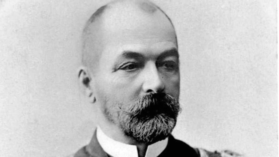 Зиновий Петрович Рожественский - военно-морской деятель Российской империи, вице-адмирал и генерал-адъютант, в ходе русско-японской войны - командующий 2-й Тихоокеанской эскадрой, потерпевшей поражение в Цусимском сражении.