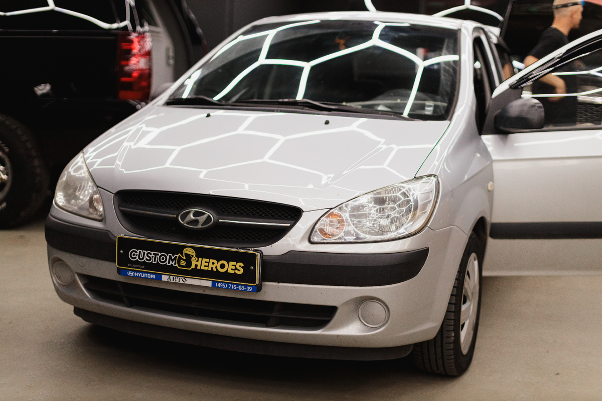 Источник фото :https://custom-heroes.ru/raboty/vid-uslugi/avtozvuk/osnaschaem-hyundai-getz-sovremennymi-tehnologiyami/