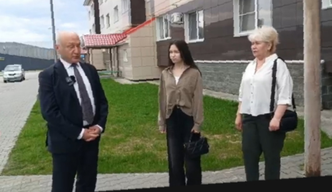    В Белоярском районе обеспечили квартирой девушку-сироту