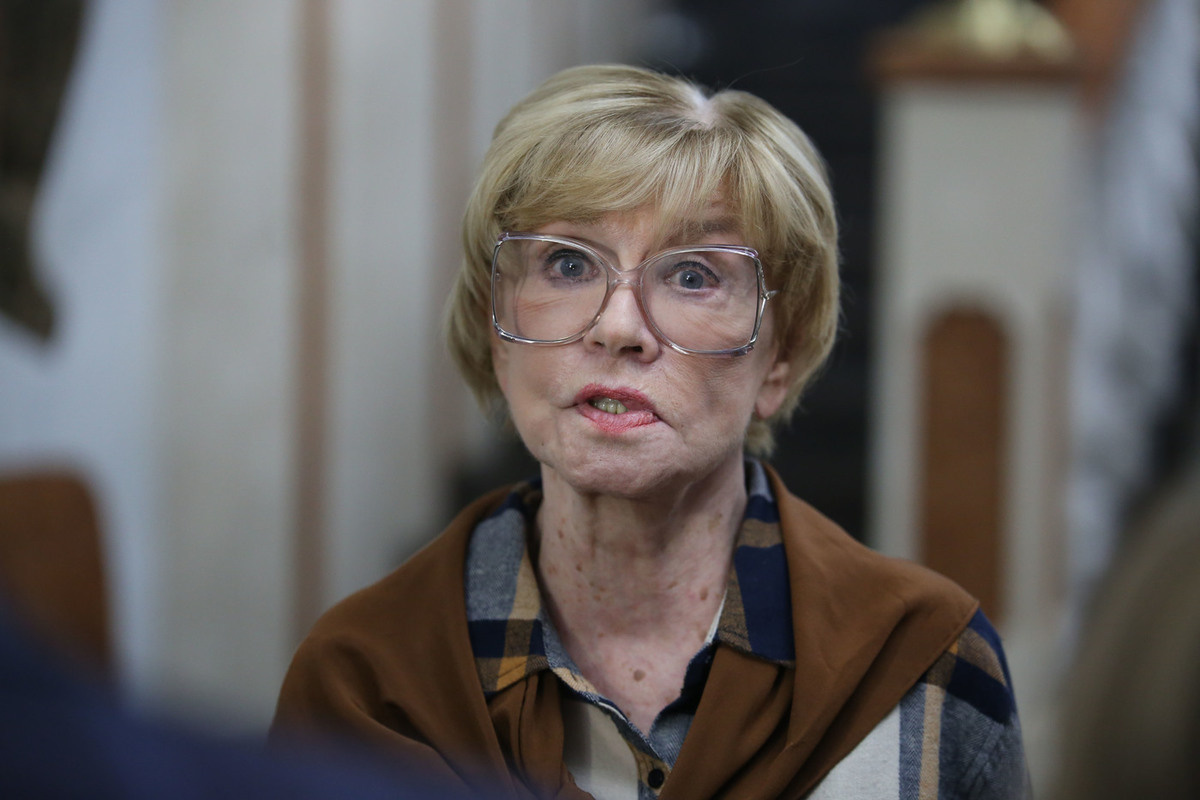 Вера Алентова