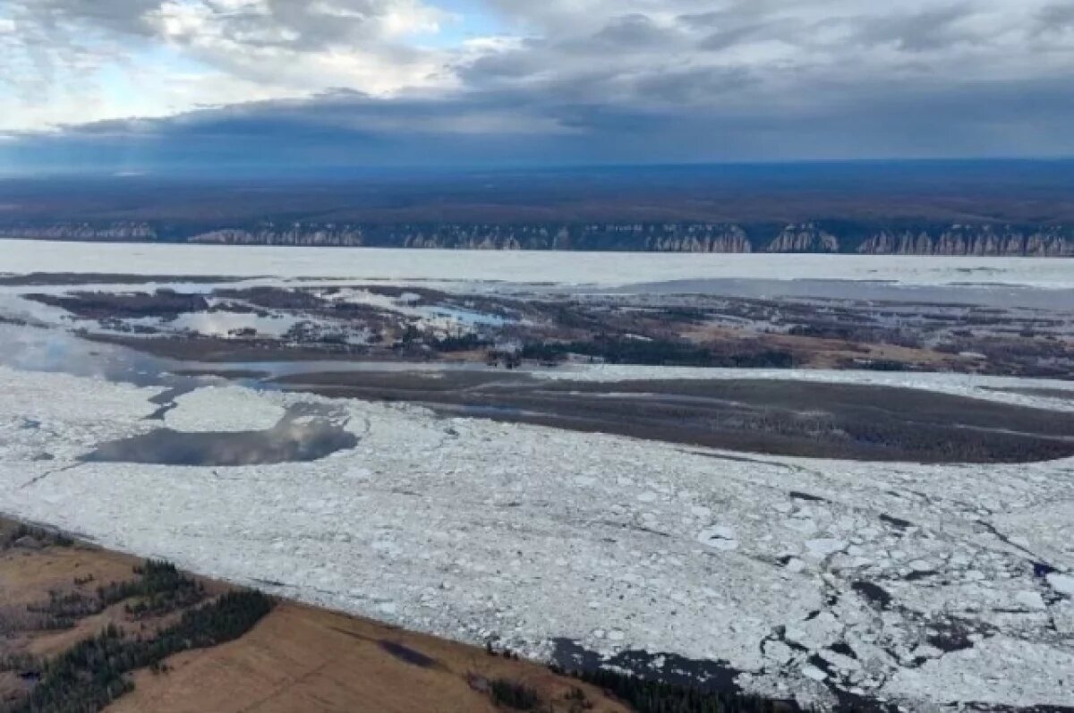    Паводковая обстановка осложняется на реке Алдан в Якутии