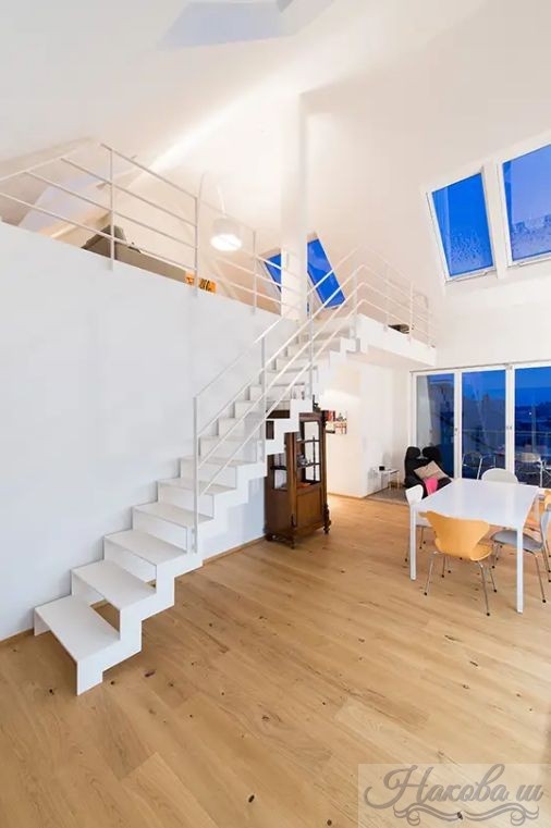 Лестница из листового металла белая с перилами в стиле лофт от ХК "Наковали"