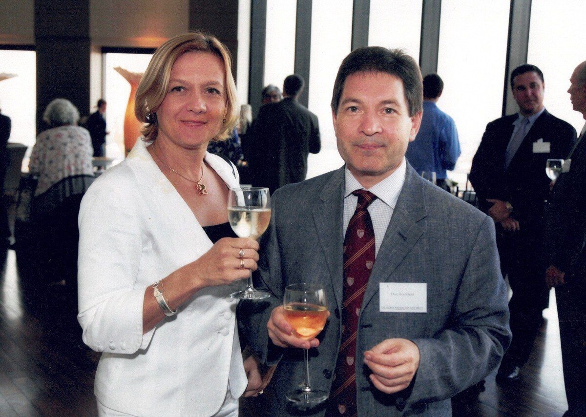    Елена Вавилова и Андрей Безруков во время жизни на Западе под чужими именами / Источник: © Фото из личного архива