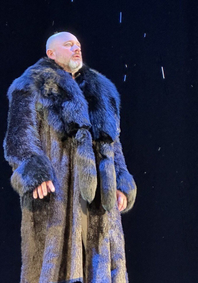 Леонт (Александр Иванов). Спектакль «Зимняя сказка» по пьесе В.Шекспира. Фестиваль «Мелиховская весна». Фото автора.