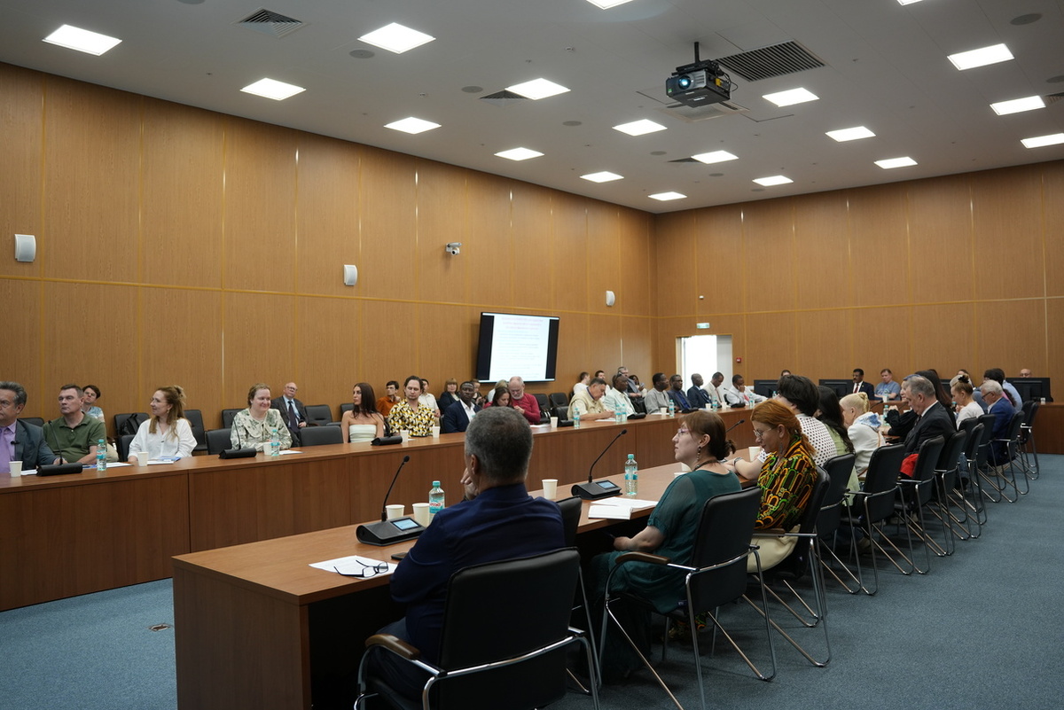 Фото с сайта ИНИОН РАН