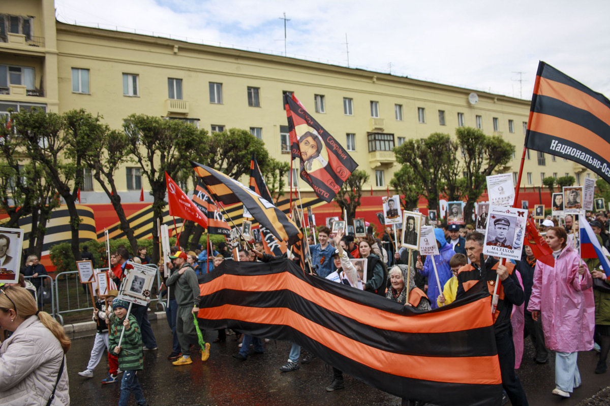 Несовершеннолетние оскорбили георгиевскую ленту.  Фото: Фото: ФедералПресс / Станислав Казаченко