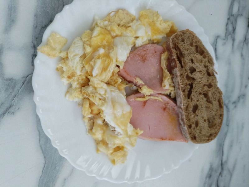 Б:21 Ж631 У:14 417кКал