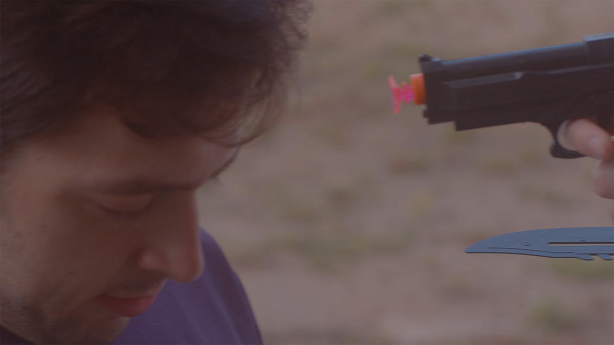    Кадр из фильма «Привычка нюхать пальцы»