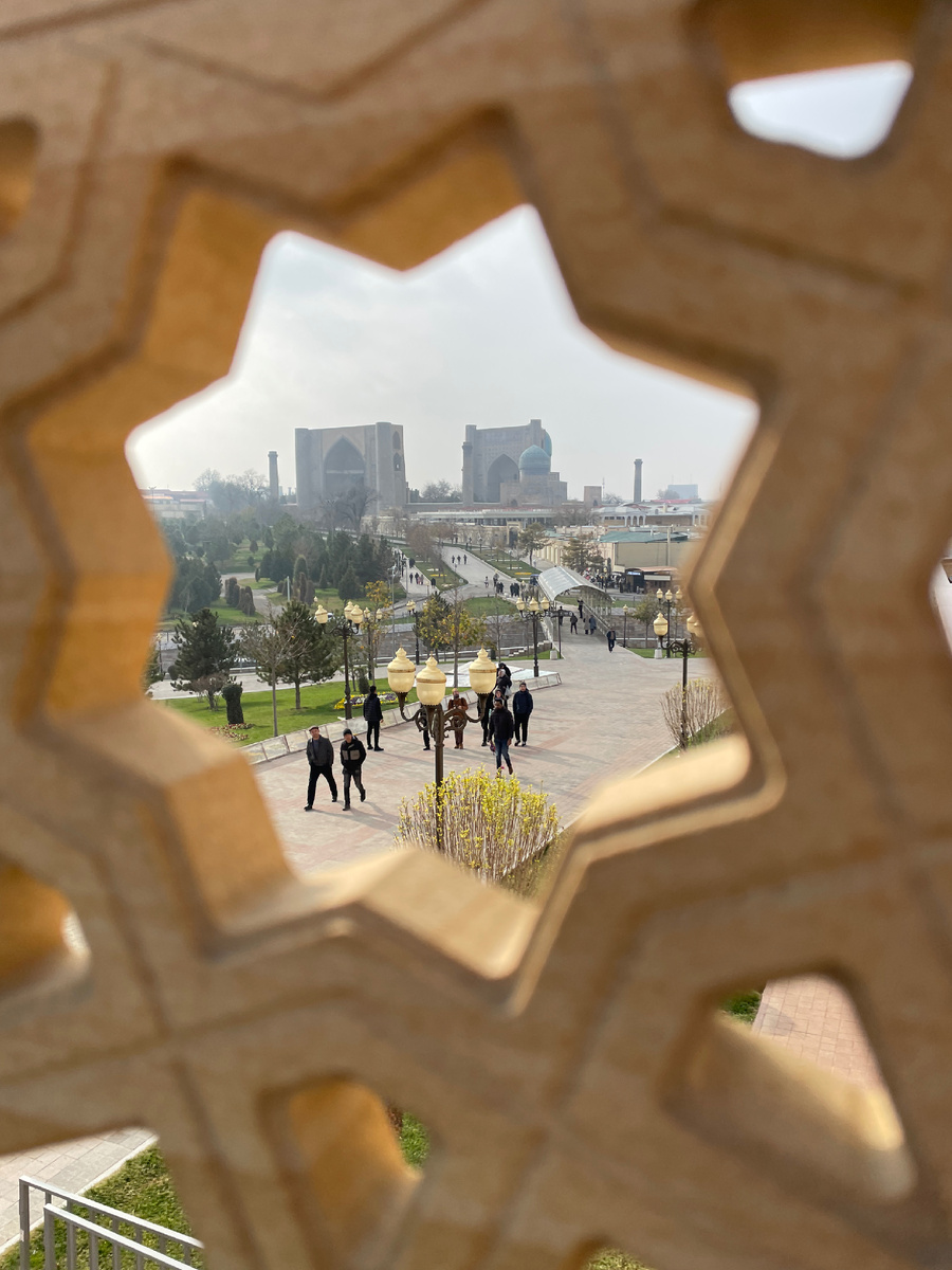 Хазрет-Хызр и мавзолей И. Каримова