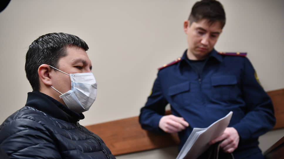 Главврача Нижнекамской ЦРБ оставили под домашним арестом еще на два месяца.📷Фото: Артемий Шуматов / Коммерсантъ