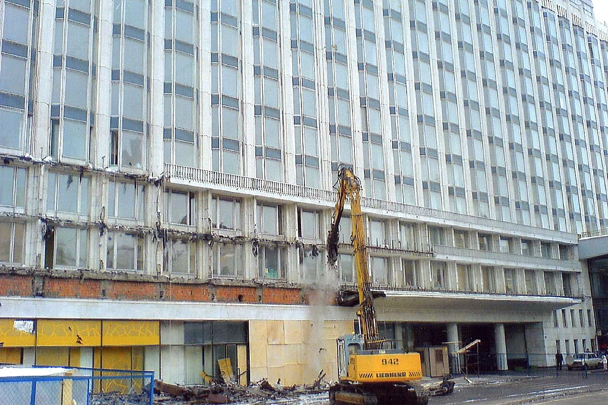 panoramio / CC BY-SS 4.0 / Wikipedia📷Снос гостиницы «Россия»