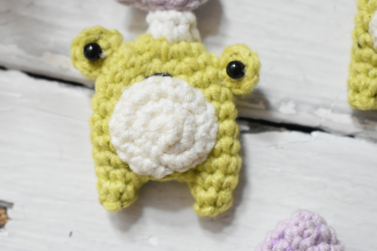 Схема вязания крючком сувенира-магнитика, МК вязания крючком подарка