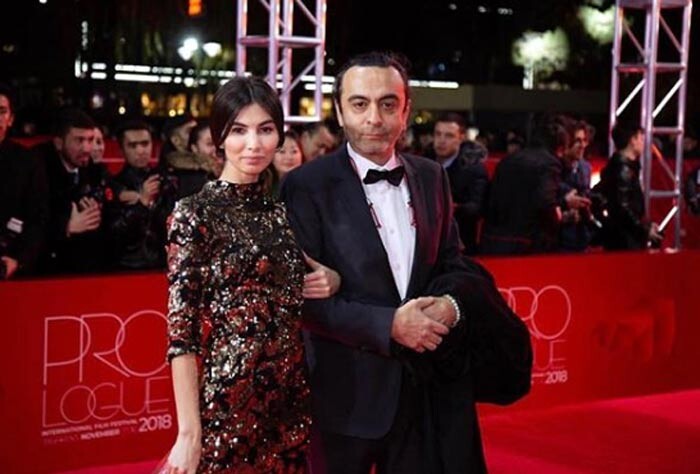 Джаник Файзиев со старшей дочерью. Фото: stuki-druki.com