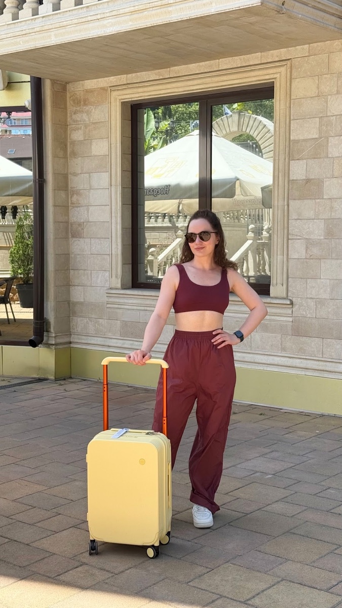 Вот с этим малышом я и летела. Называю его “лимончик”