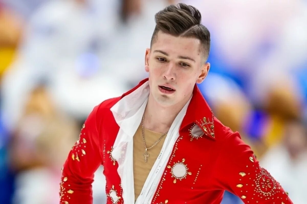    Александр Галлямов впервые после перелома ноги вышел на лёд