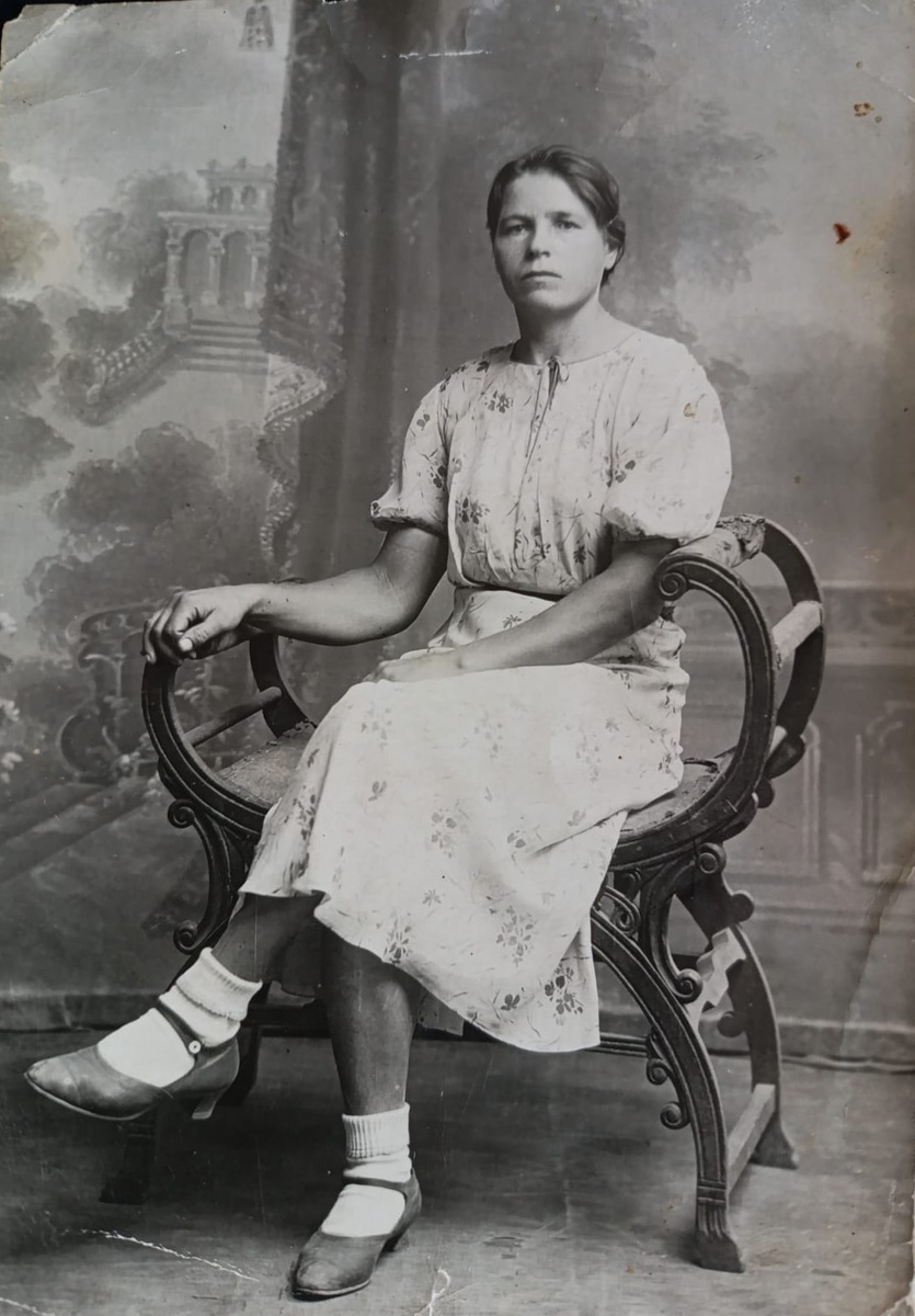 Агафья Никитична Филатова (тетя Галя), г. Севск, 1939 год.