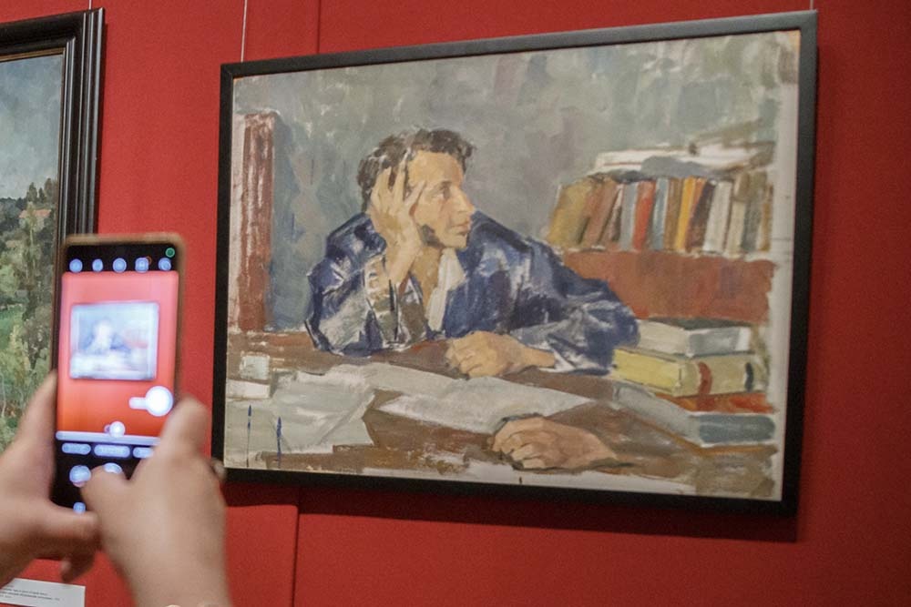    Евгений Богатырев: А если "Красной площади" кому-то мало, приходите в музей на Пречистенку. / Александр Корольков