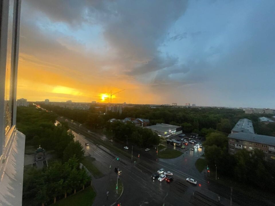    Гроза в Барнауле. Источник: "Толк"