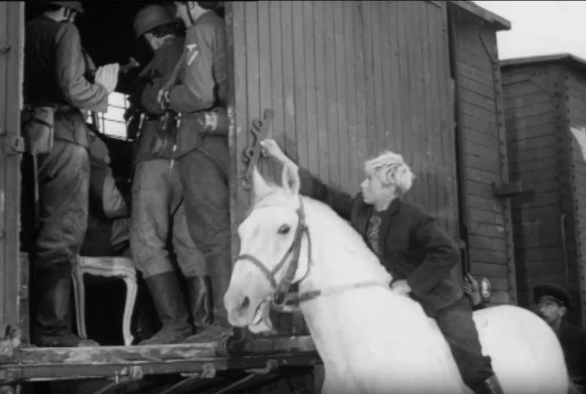 Кадр из телевиззионного фильма "Всадники" (1972)