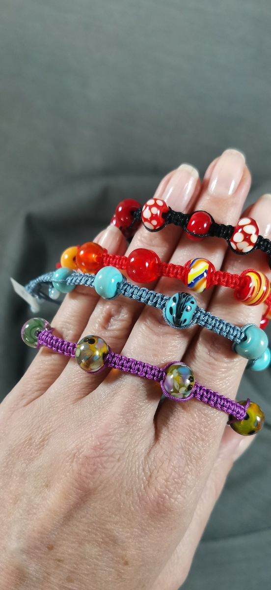 Бусины в браслете Шамбала