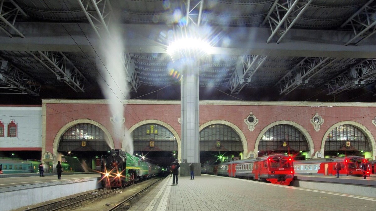 Движение поездов между Москвой и Адлером парализовано из-за подрыва путей в Воронежской области. Фото: Artem Svetlov. Wikimedia