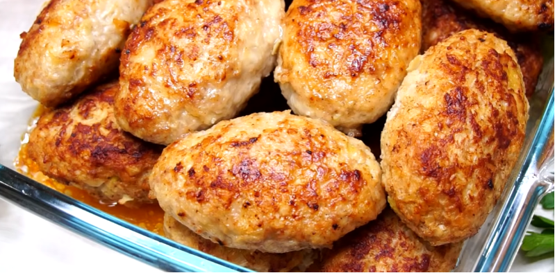 Капустники, дочь их с котлетами перепутала: на вид они как обычные котлеты, но на вкус другие...