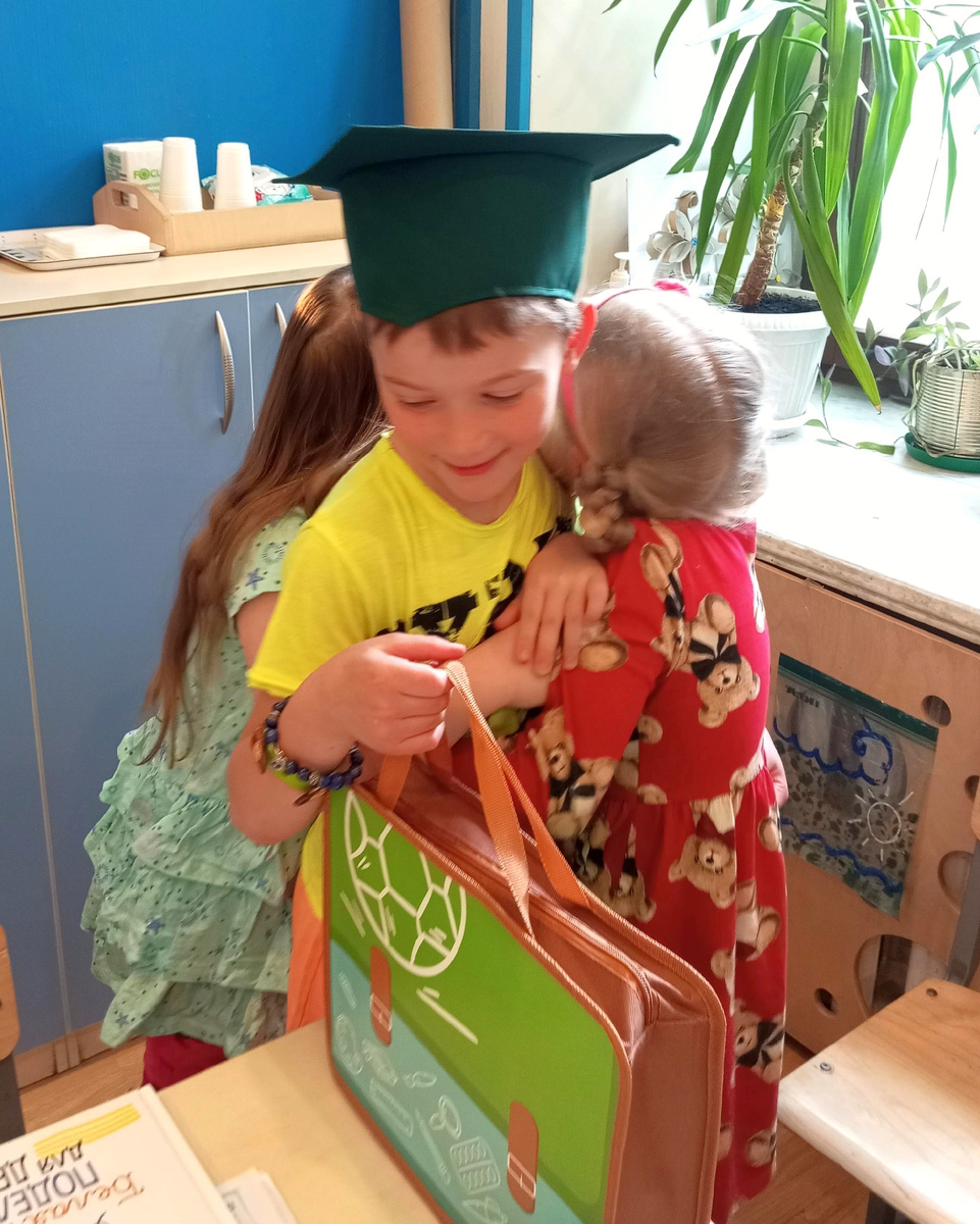 Выпускники детского сада P'titCREF 2025 года