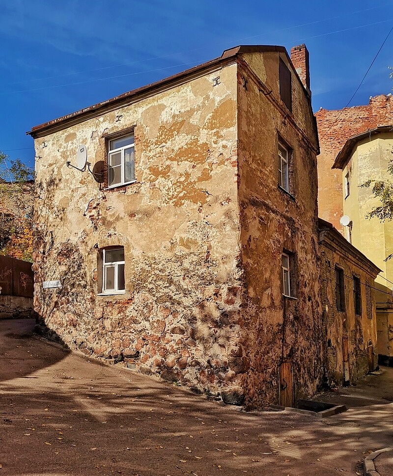 Самый старый жилой дом в России. Ленинградская область, город Выборг