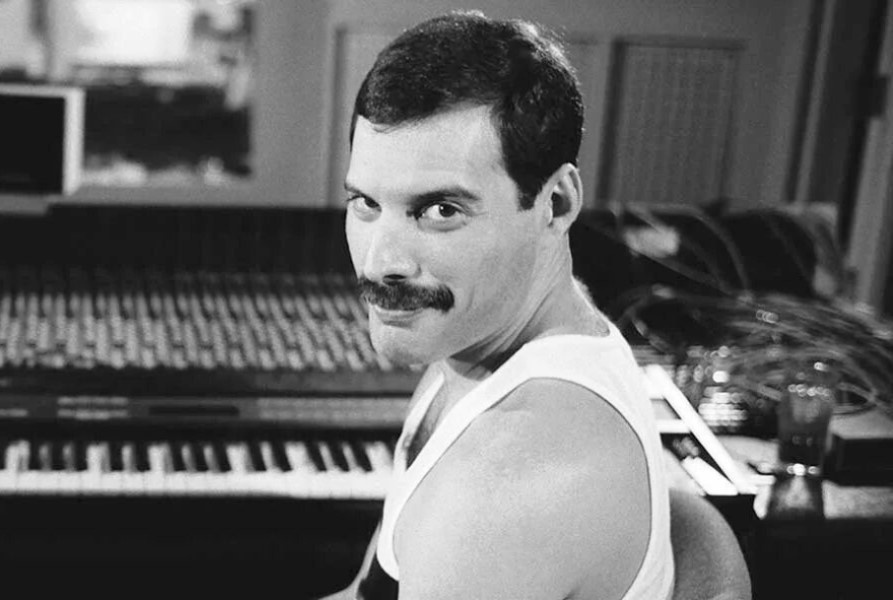 Фредди Меркьюри - великая творческая личность!