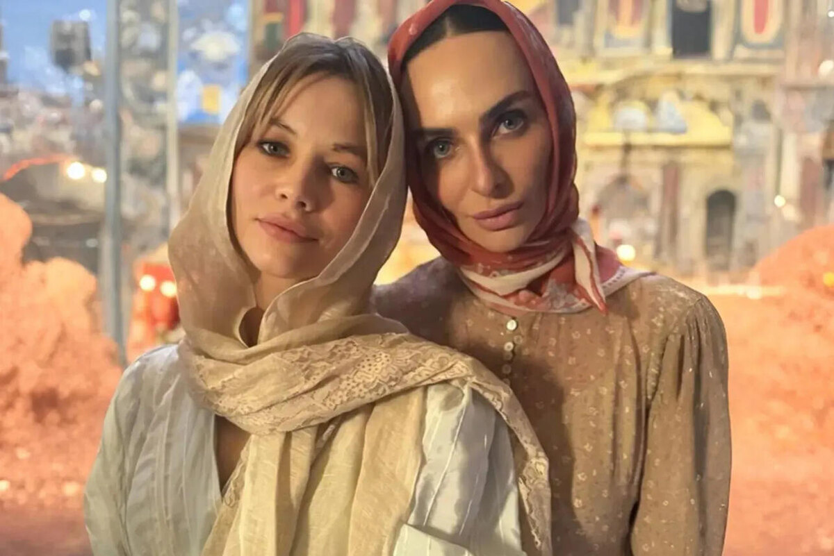    Екатерина Варнава и Светлана Устинова в храме Социальные сети