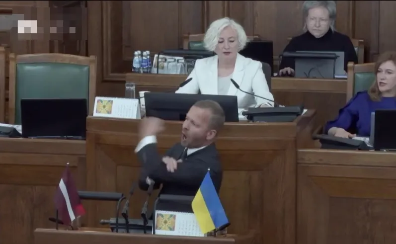 Фото:
Онлайн-трансляция заседания Сейма Латвии